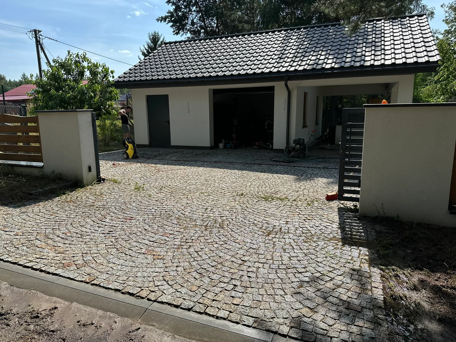 Wjazd do garażu, po